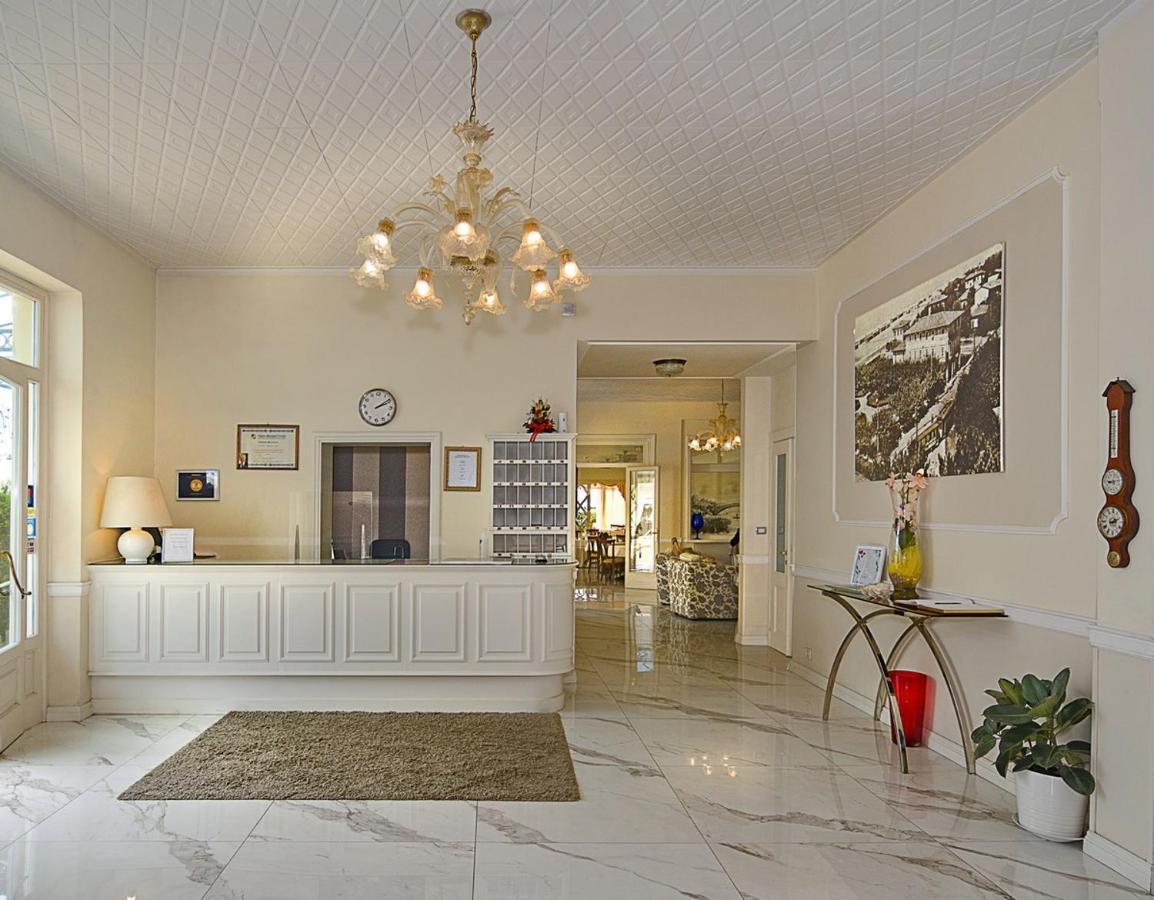 מרינה די פיאטרסנטה Hotel Coluccini מראה חיצוני תמונה
