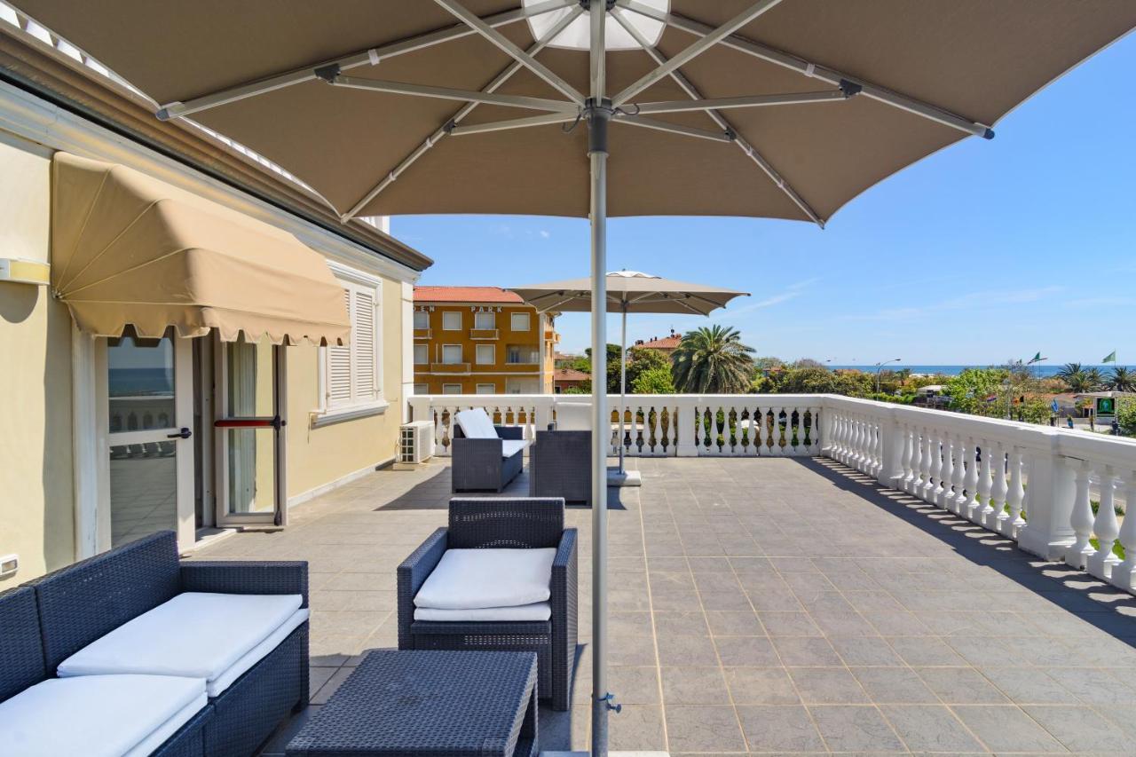 מרינה די פיאטרסנטה Hotel Coluccini מראה חיצוני תמונה