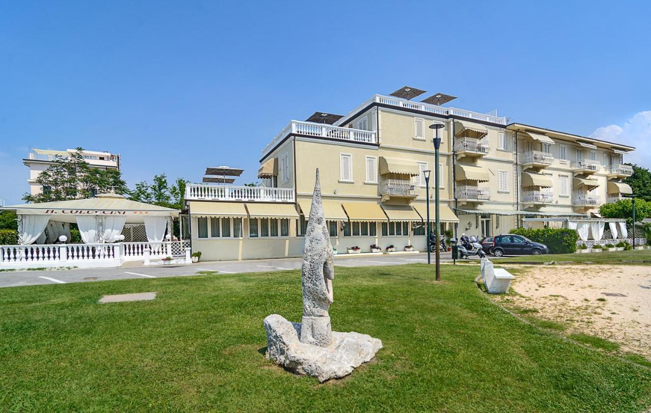 מרינה די פיאטרסנטה Hotel Coluccini מראה חיצוני תמונה